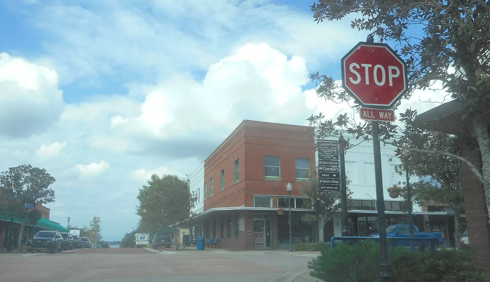 Eighth Street at Montrose Street in downtown Clermont, about 14 miles north of Lake Pointe Academy; Wikimedia Commons has no photograph of the school